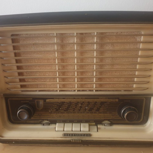 Telefunken classic tabletop tube radio used, Gavotte series 1955–1957