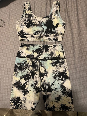 Gym set size small like new