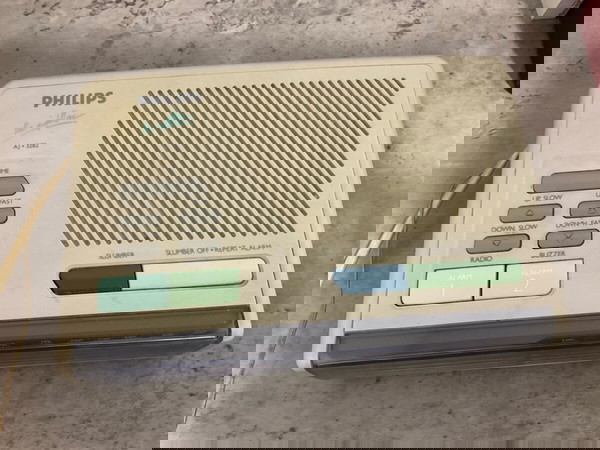 ραδιόφωνο- ξυπνητήρι vintage 1980 μοντέλο Philips Aj 3282