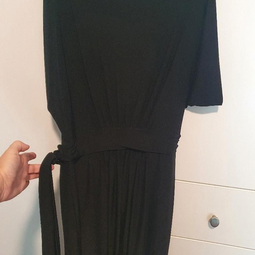 BCBG dress black elastic size Large like new
