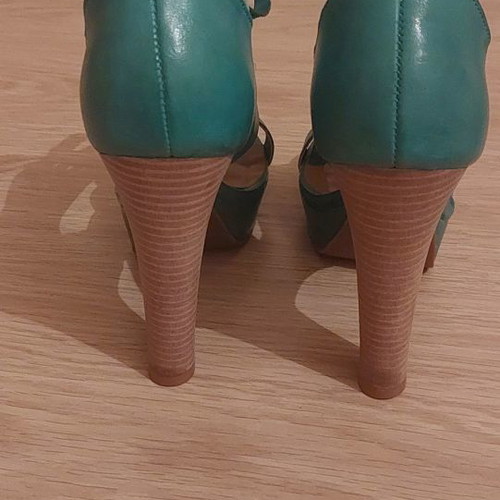 Lily's Cleet leather women's sandals used, turquoise, size 37