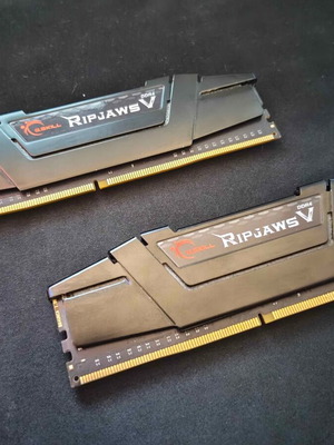 G.Skill Ripjaws V 16GB (2×8GB) DDR4 3200MHz RAM μεταχειρισμένη
