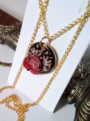Handmade Red Flower Necklace new with resin and dried flowers