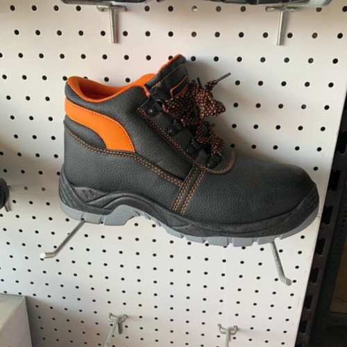 Maco boots new in black and black with orange