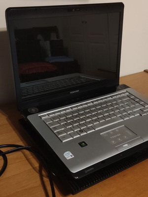 Toshiba Satellite A200-1AE laptop μεταχειρισμένο με 2GB RAM και 465GB σκληρό δίσκο