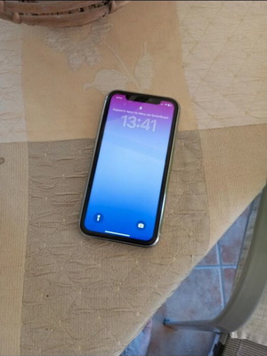 iPhone XR σαν καινούργιο με θήκη, πλήρως λειτουργικό