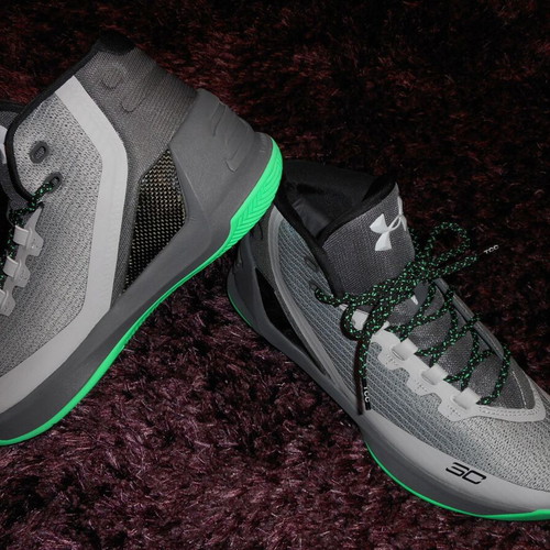 Under Armour Curry 3 new sports shoes size 44 gray and green