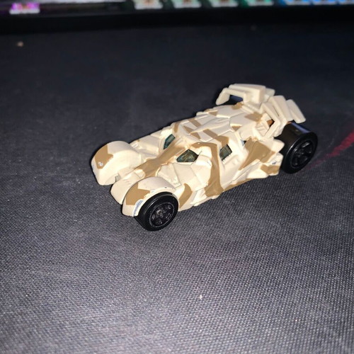 Tan Tumbler Dark Knight Batmobile 2006 Hot Wheels used