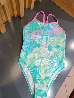 Funkita swimsuit for 10-year-old girl like new, multicolored
