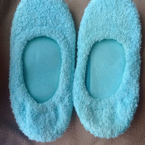 Spa towel with waterproof interior and light blue pouch new