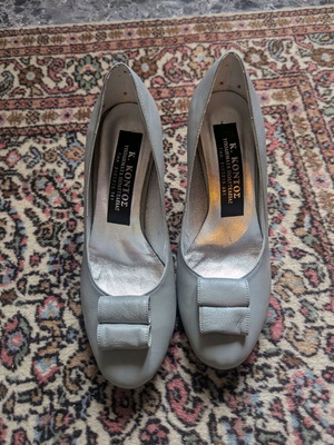 K. KONTOS handmade pumps