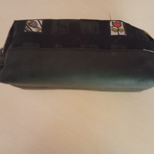 Toiletry bag like new, black, 15x6 cm