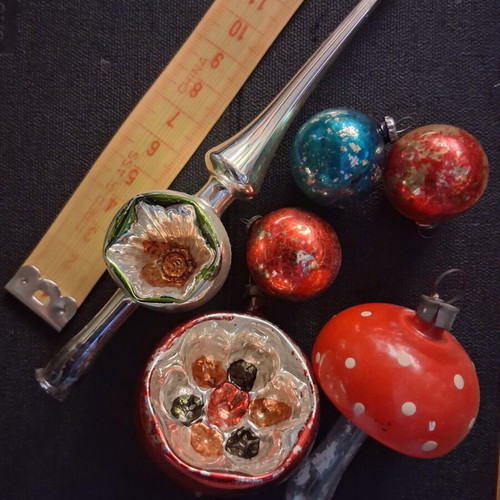 Vintage Christmas tree topper and balls, mushroom, set of 7, 1945-1949
