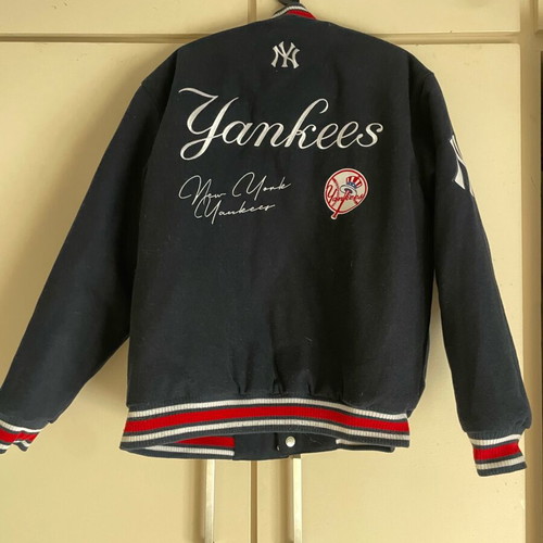 New York Yankees Double Faced Jacket size L like new, blue and red