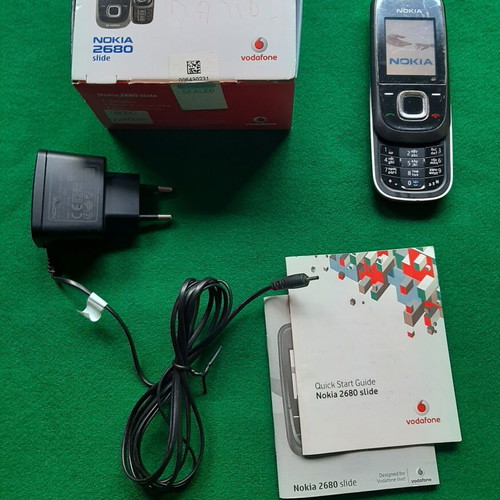 Nokia 2680 slide used, complete with box and charger