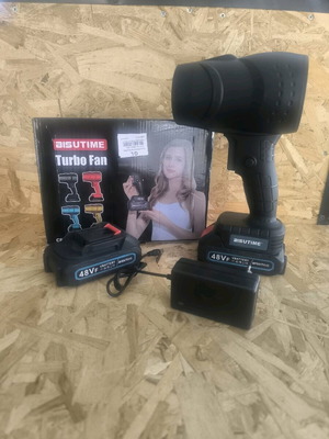 Turbo fan blower new with two batteries and charger in box