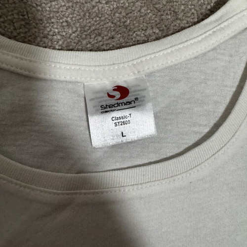 Techno women's t-shirt white with red heart print size M like new