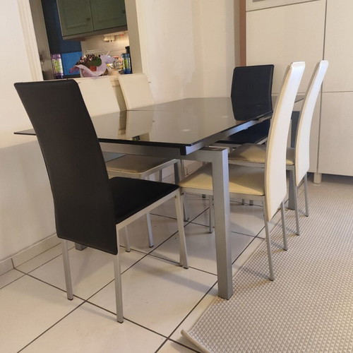 SATO dining set with extendable glass table and 6 leatherette chairs