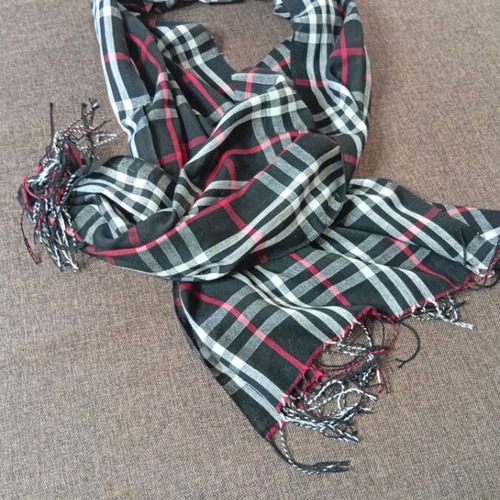 Scarf unisex with black and red check pattern like new