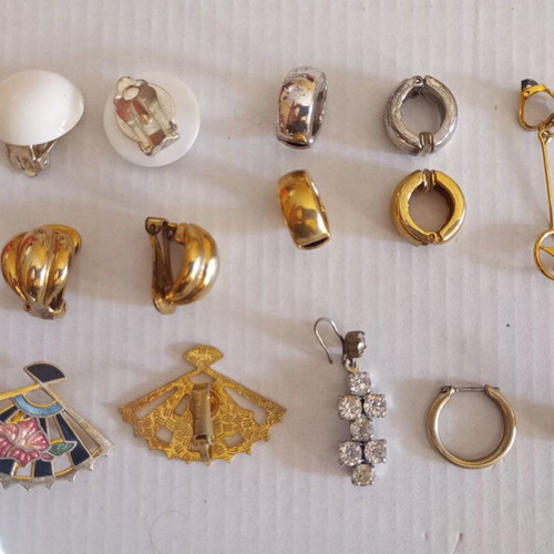 A.P.C. earrings used, white and blue, 1970-1980 from England