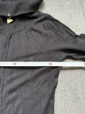 Guess women's thin cardigan like new, cotton and elastane, size S