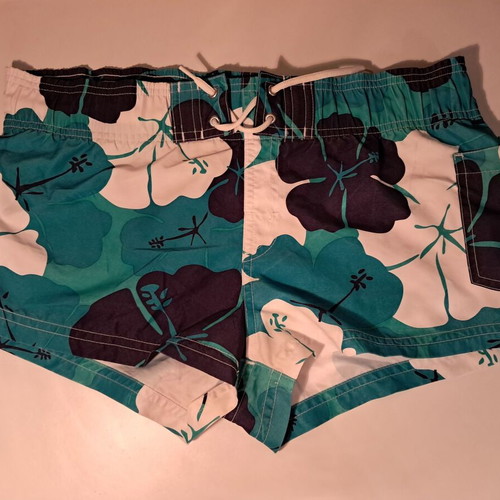 Men's swim shorts C&A new, size S, floral hibiscus pattern