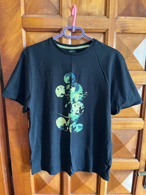 Disney Mickey T-shirt black like new, size L