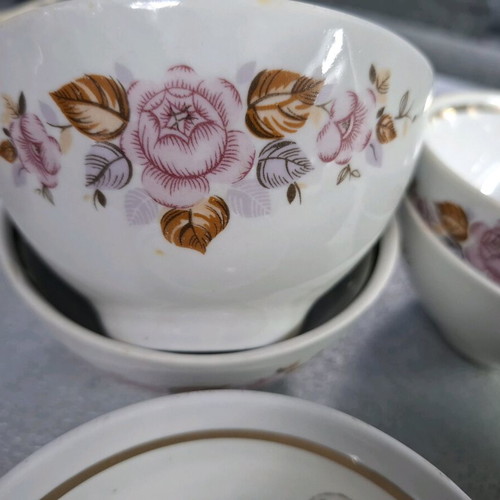Set of 7 vintage porcelain bowls like new with roses