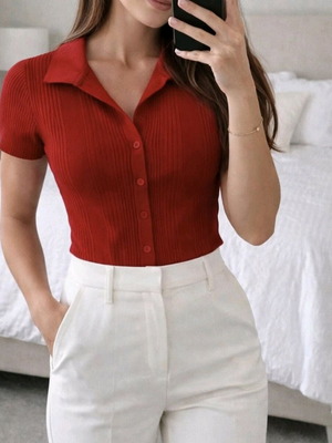 Crop top size S burgundy like new, elastic