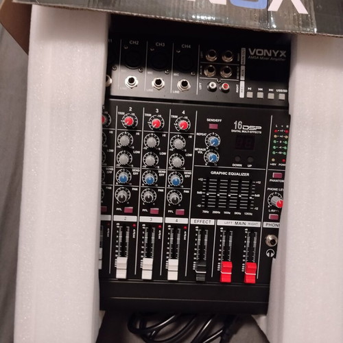 Vonyx AM5A self-powered mixer 2×500W new
