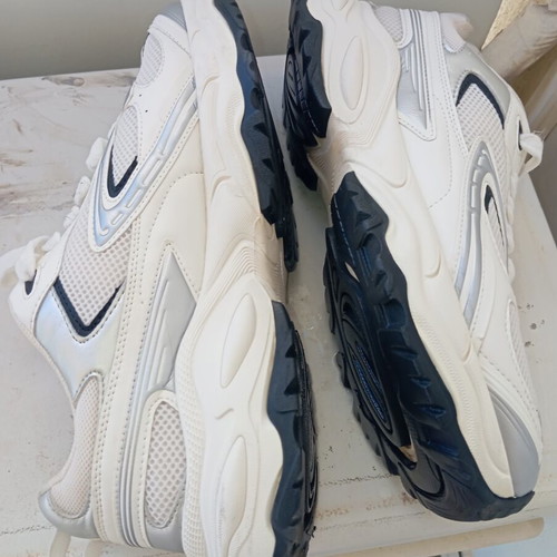 Bershka sneakers size 45 like new with anatomical sole, white and grey