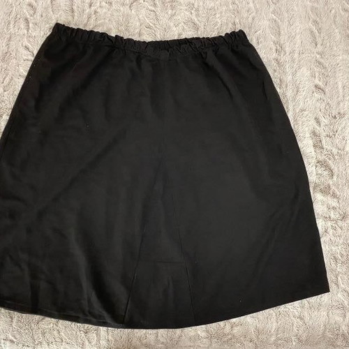 Plus size black skirt like new, waist up to 60 cm