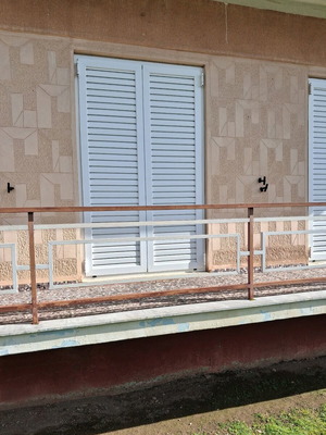 Aluminum frames like new, set with balcony doors, windows and doors