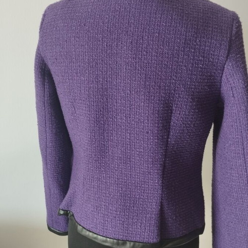 Jacket like new with zipper and leather details, purple, size M