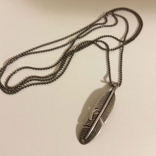 Long necklace with feather new, silver
