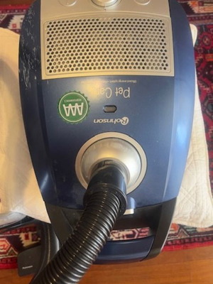 Rohnson Pet Care vacuum cleaner used with HEPA filter and accessories