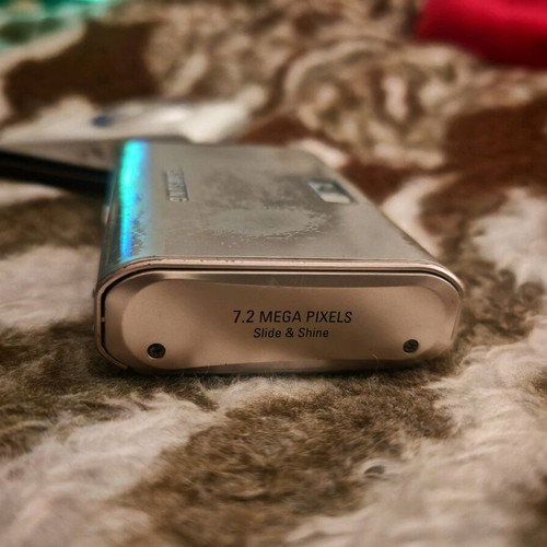 Samsung Digimax i70 Slide digital camera used with case and memory card