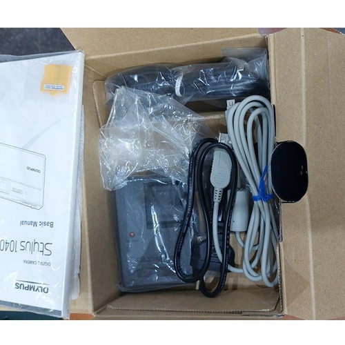 Olympus μ1040 camera used