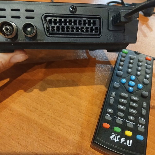 F&U TV decoder with remote control