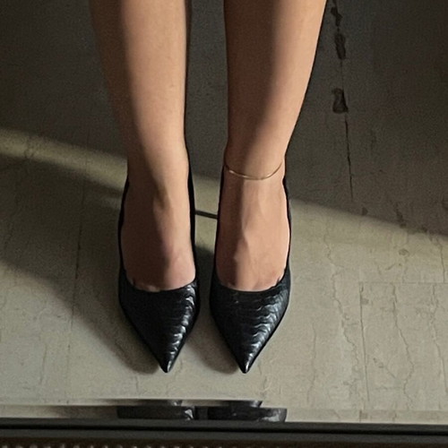 Shoe Bizz leather pumps, slightly worn inside