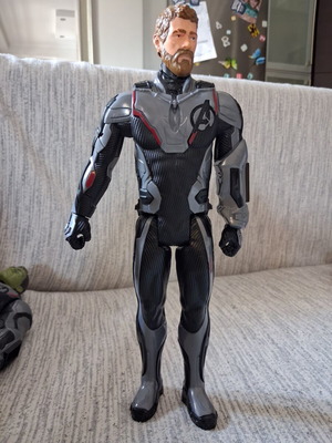 Thor Titan Hero Series figure by Hasbro like new