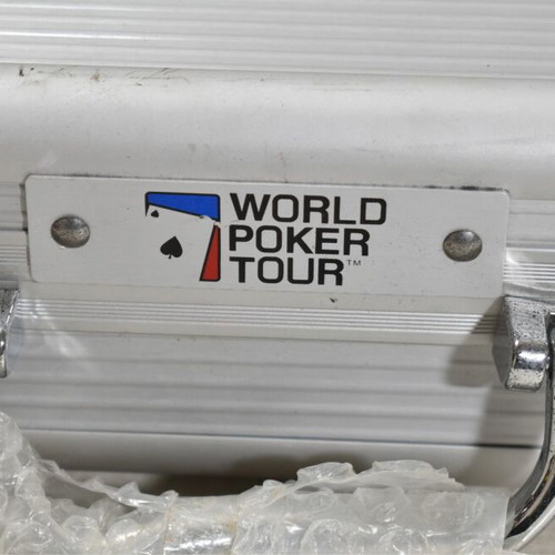 World Poker Tour Set like new with sealed chips and 5 dice