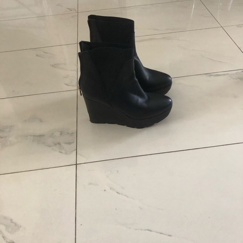 Wall Street leather ankle boots like new, size 38