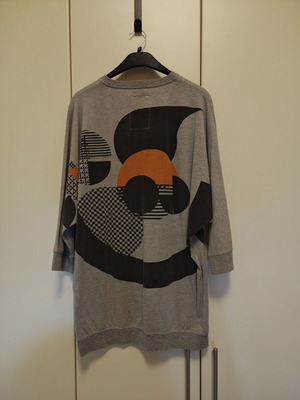 Humor unisex sweatshirt long with 3/4 bat sleeves, size Medium, like new