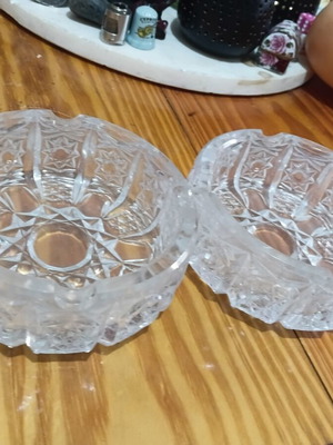 Crystal ashtrays like new, set of 2