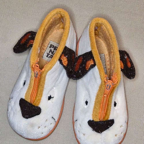 Prenatal baby boots size 23 used, indoor with dog design