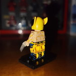 Wolverine (Shirtless) minifigure like new with base and two heads