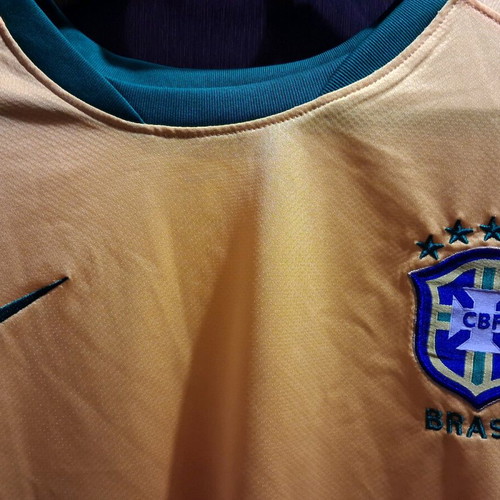 Brazil National Team Jersey Mundial South Africa 2010 size Medium like new
