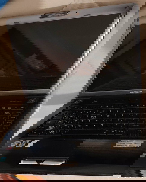 Toshiba satellite A300-15j για ανταλλακτικά