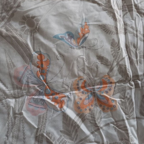 Double quilt winter like new with butterfly pattern
